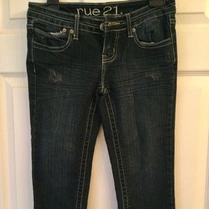 Cute, cool dark denim stretch capris for summer